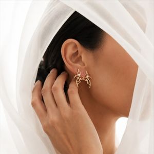 گوشواره مینی‌مال دخترانه مدل پروانه