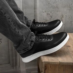 کفش اسپرت مردانه بندی مدل کوروش مشکی زیره سفید 40 تا 44
