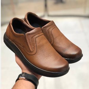 قیمت ارزان کفش چرم مردانه طرح راحتی جانسون عسلی423
