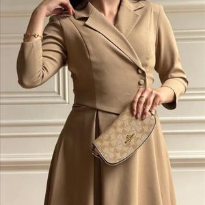 مشخصات مانتو پیراهنی پیله دار یقه انگلیسی