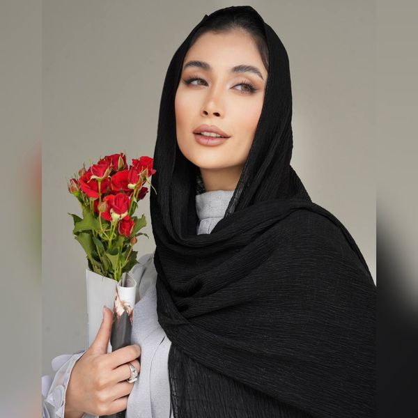 شال مشکی پلیسه برشکا