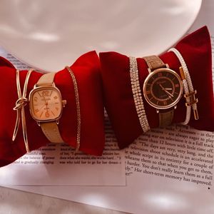 خرید آنلاین ساعت زنانه بند ورنی ساعت زنانه ساعت دخترانه
