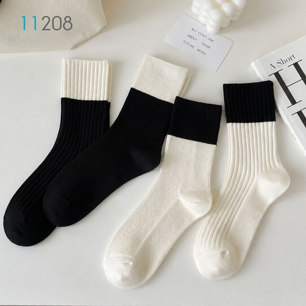 خرید اینترنتی قیمت پک 4 جفتی جوراب ساقدار زنانه تم مشکی و سفید