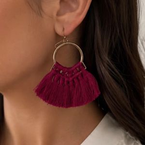 گوشواره منگولهای فوشیا