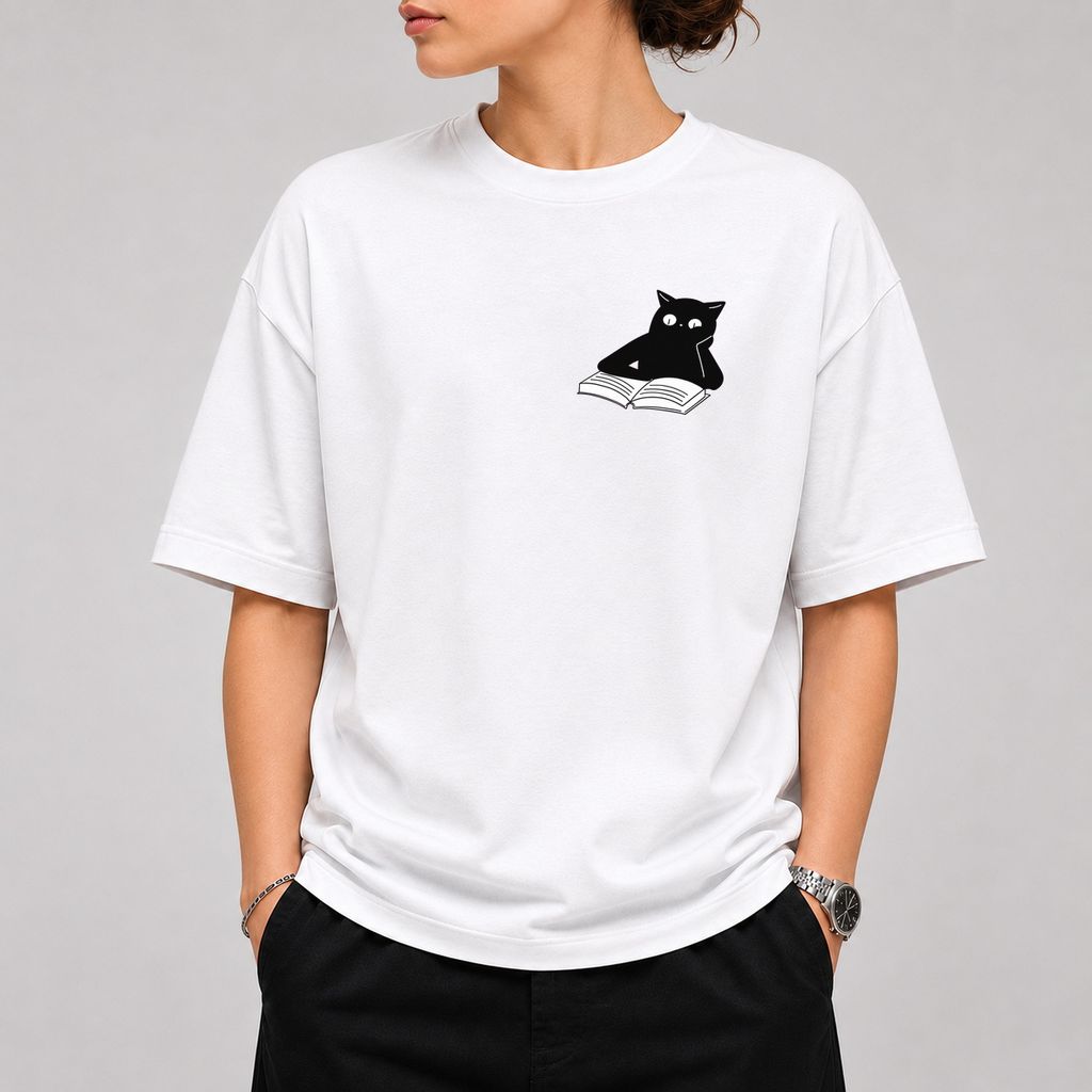 خرید اینترنتی قیمت تیشرت طرح Black Cat کتاب‌خوان قواره باکسی - پارچه دو نخ پنبه