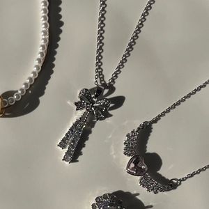 مشخصات گردنبند پاپیون گردنبند زنانه گردنبند پاپیونی گردنبند ترند