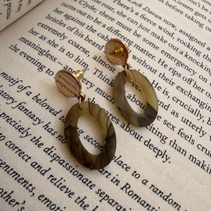 خرید آنلاین گوشواره حلقه‌ای مدرن طرح مرمری