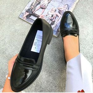 کفش کالج زنانه مدل نفس مشکی ورنی براق