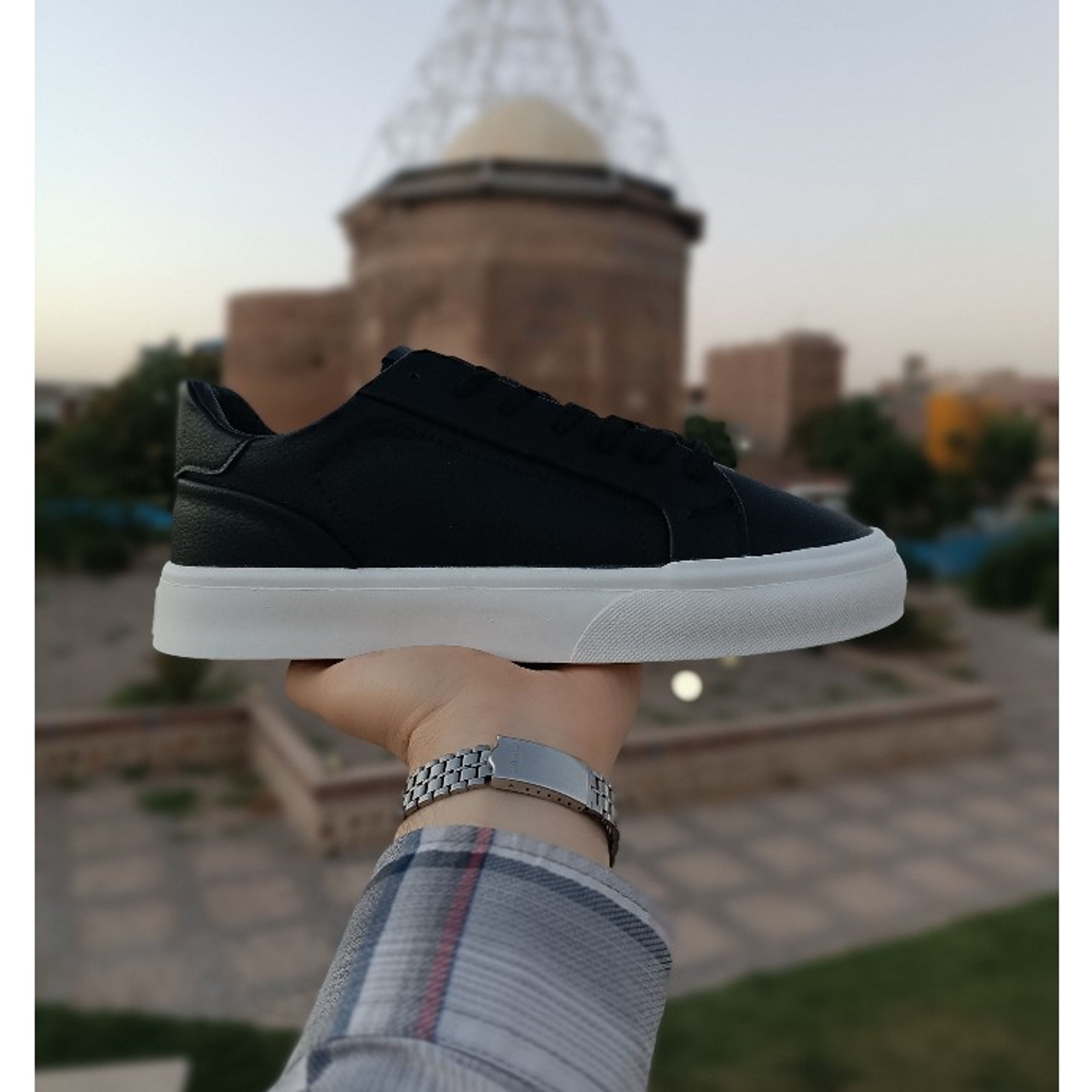 خرید اینترنتی قیمت ونس مردانه مشکی زیره سفید پول اند بییر pull and bear