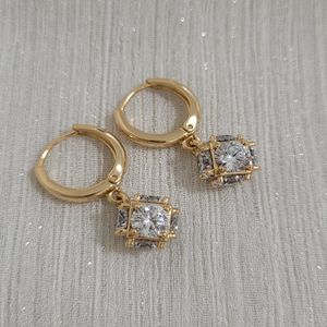 گوشواره دایره طرح جواهر کد 15632