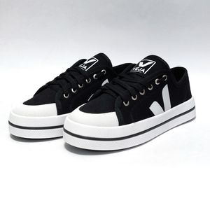 خرید آنلاین کتانی ونس پرطرفدار و ترند شده وجا Vans Veja