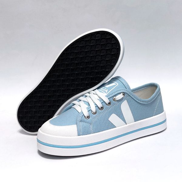 کتانی ونس پرطرفدار و ترند شده وجا Vans Veja