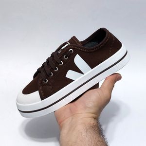 قیمت کتانی ونس پرطرفدار و ترند شده وجا Vans Veja