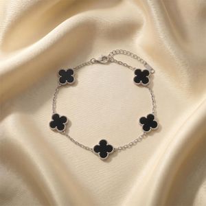 دستبند زنانه نقره ای طرح ون کلیف (گل شبدر) مشکی