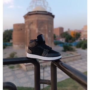 خرید اینترنتی قیمت کتانی مردانه جردن 1 مشکی ساقدار
