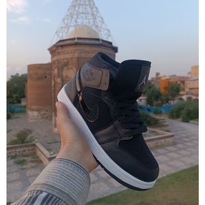 کتانی مردانه جردن 1 مشکی ساقدار