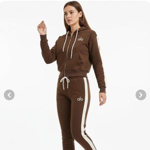 قیمت ارزان ست سه تیکه سویشرت تیم تنه و شلوار زنانهalo