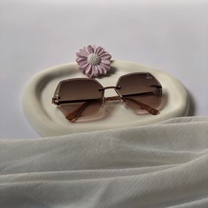 عینک آفتابی زنانه وارداتی برند Accessories