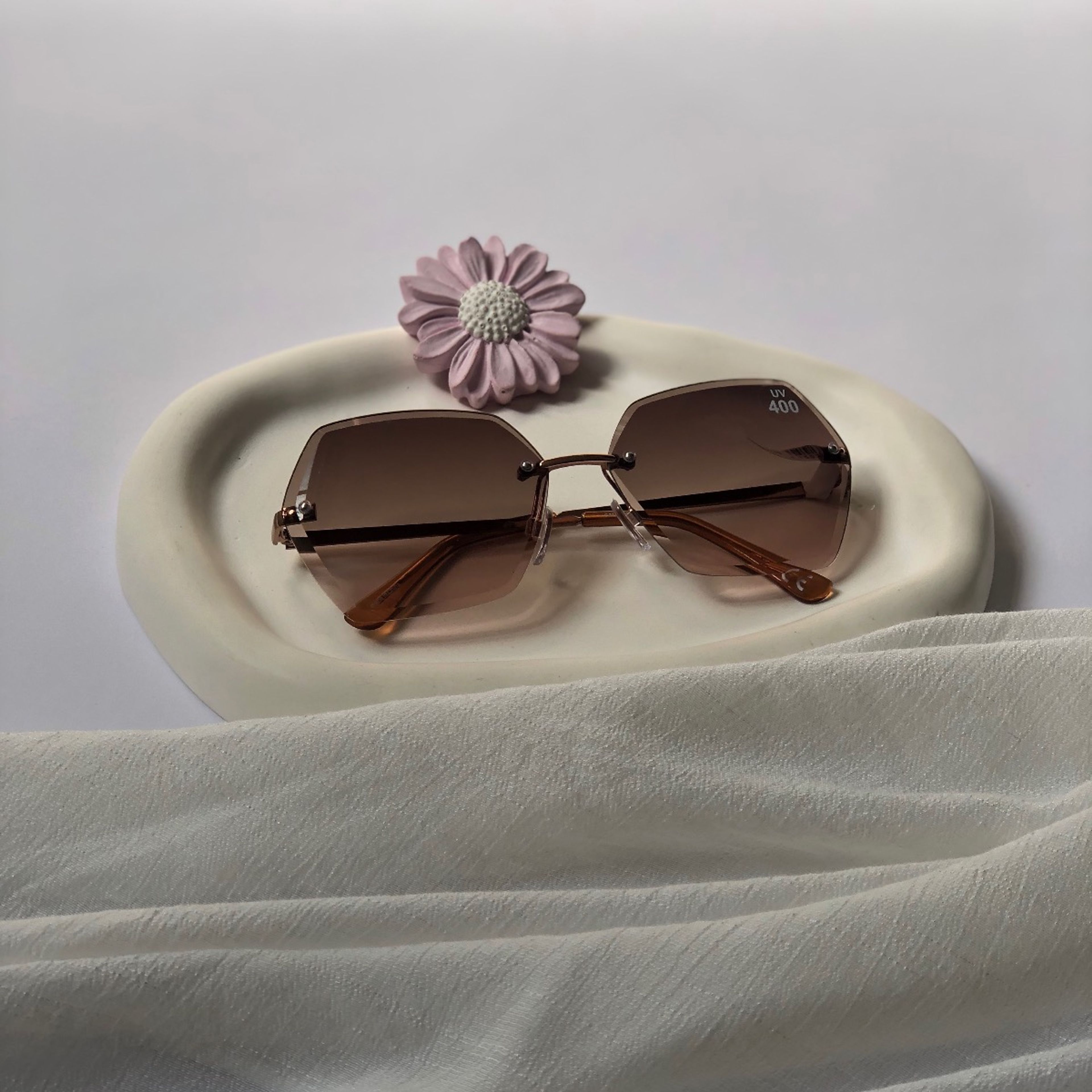 قیمت ارزان عینک آفتابی زنانه وارداتی برند Accessories