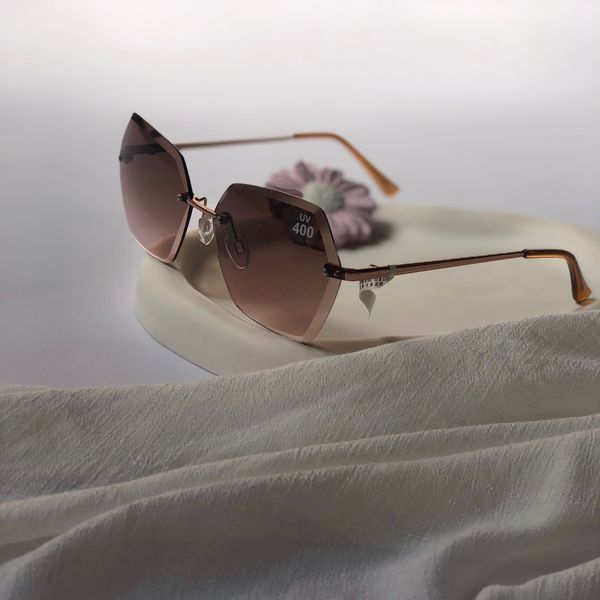 عینک آفتابی زنانه وارداتی برند Accessories
