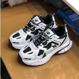 قیمت ارزان کفش نیوبالانس لژدار 990 رنگ سفید مشکی