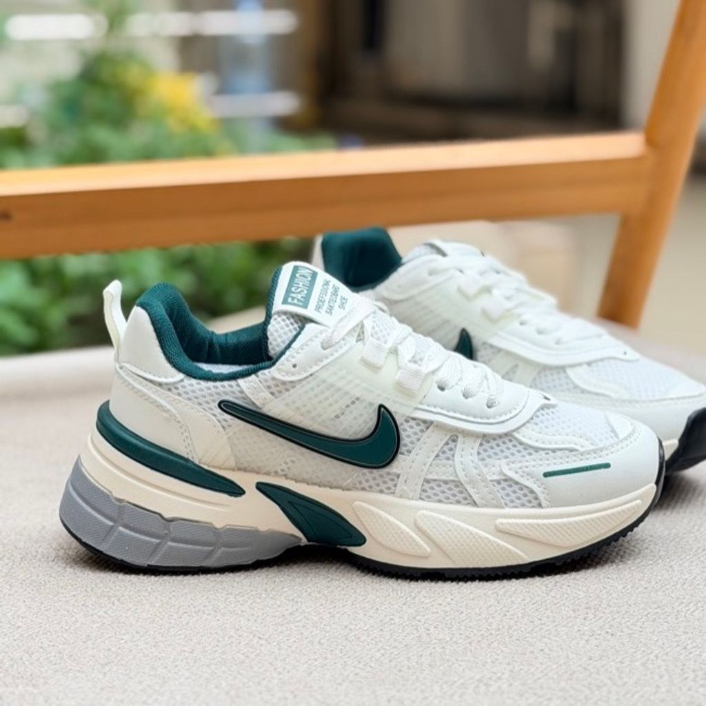 خرید اینترنتی قیمت کتونی بزرگسال طرح نایک v2k از MA shoes کد 5052603