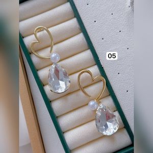 خرید انلاین گوشواره مجلسی میخی