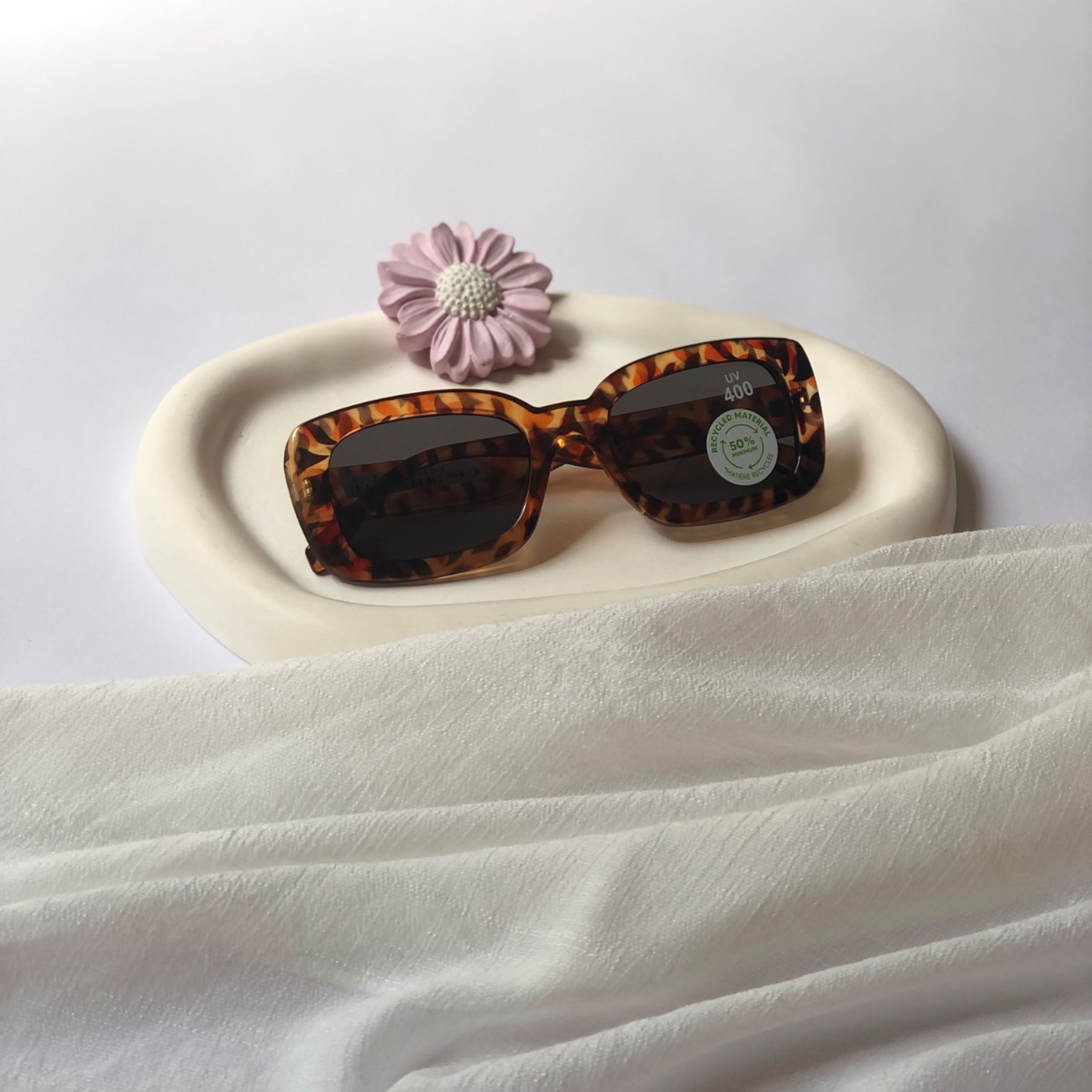 خرید آنلاین عینک آفتابی زنانه وارداتی برند Accessories