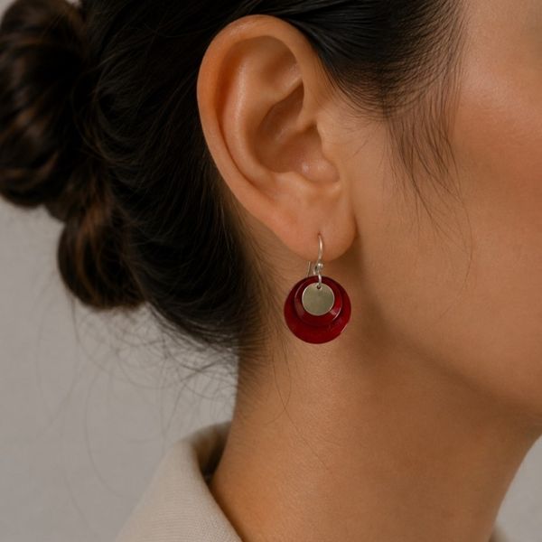 گوشواره آویز دایره‌ای قرمز و نقره ای