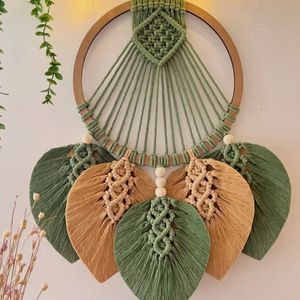 دیوارکوب گرد مکرومه برگ دار