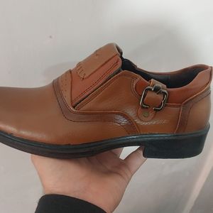 کفش مردانه چرم گاوی سگکدار