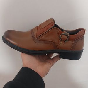 کفش مردانه چرم گاوی سگکدار