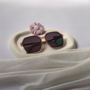 عینک آفتابی زنانه وارداتی برند086337