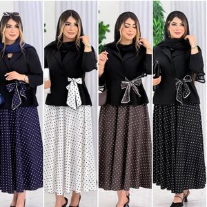 فروش اینترنتی ست کت و دامن زنانه