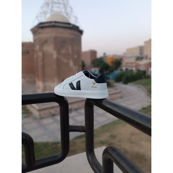 ونس مردانه وجا veja سفید
