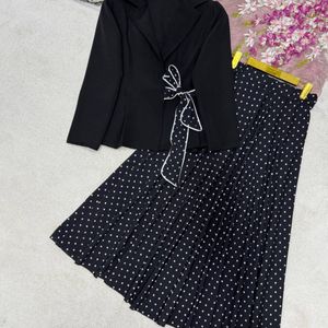 خرید انلاین ست کت دامن دایان