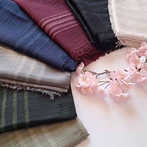خرید اینترنتی قیمت روسری لنین لمه دار قواره140 رنگ سورمه ای