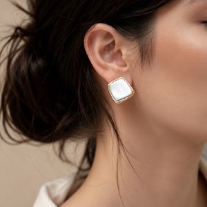 گوشواره زنانه مینیمال میخی
