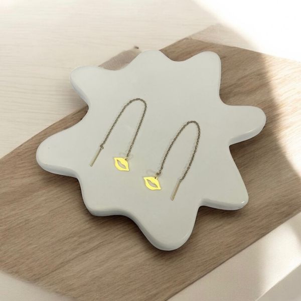 گوشواره زنانه بخیه ای طرح لب کد 3337034