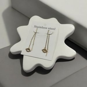 گوشواره زنانه بخیه ای طرح لب کد 3337034
