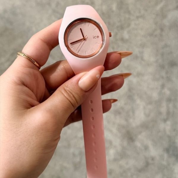 ساعت زنانه IceWatch رزگلد بند سیلیکونی صورتی  طراحی مدرن و شیک