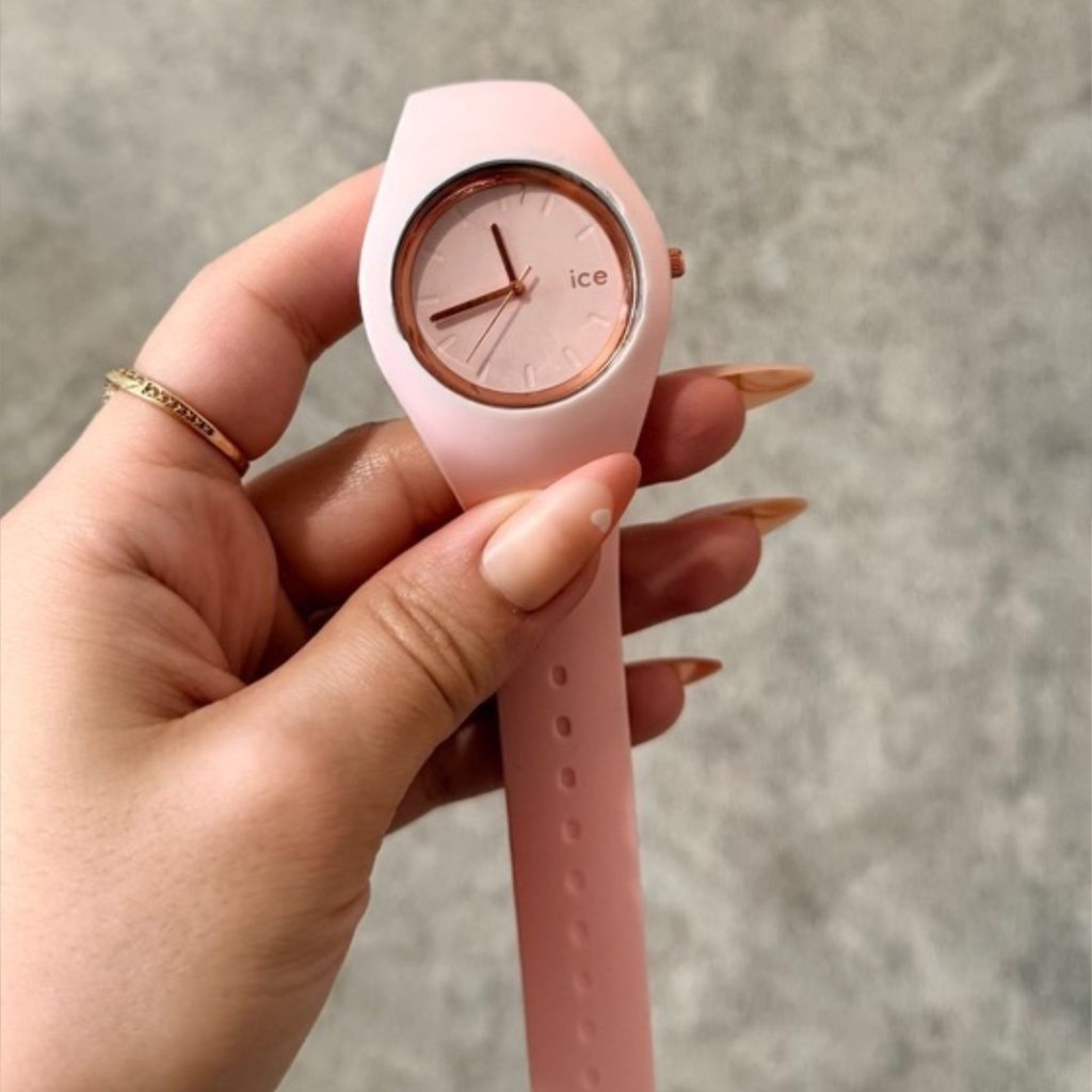 فروش اینترنتی ساعت زنانه IceWatch رزگلد بند سیلیکونی صورتی  طراحی مدرن و شیک