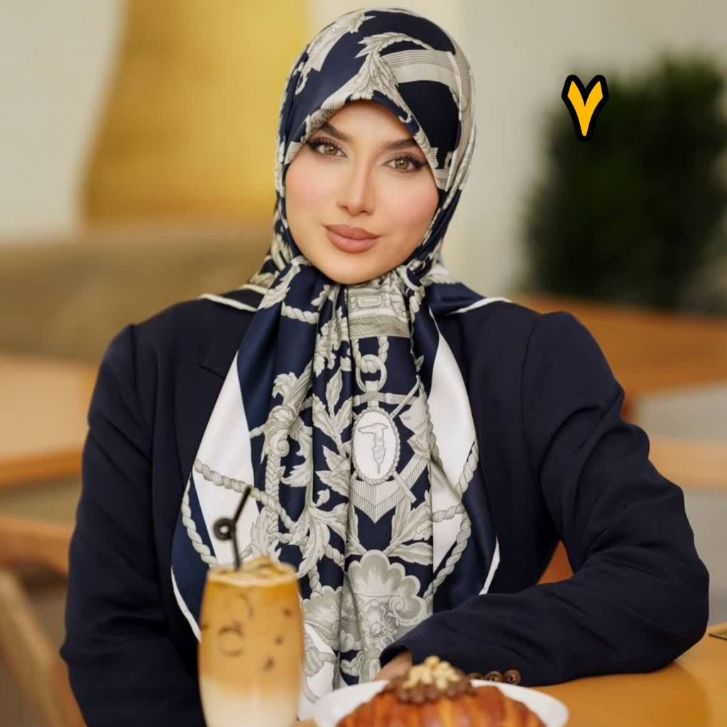 مشخصات روسری مجلسی ابریشم توییل قواره بزرگ