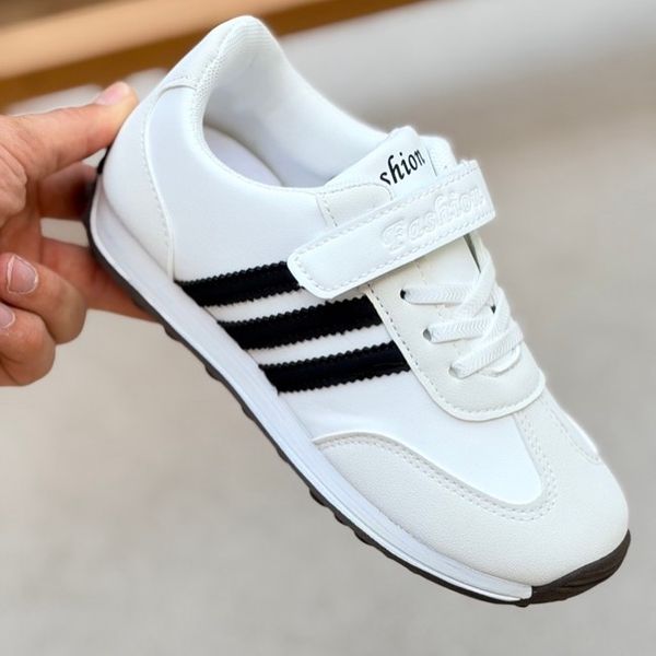 کتانی بچگانه طرح سه خط فشن از BRQ کد 5060705