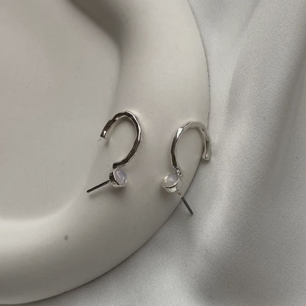 گوشواره طرح سنگ مون استون