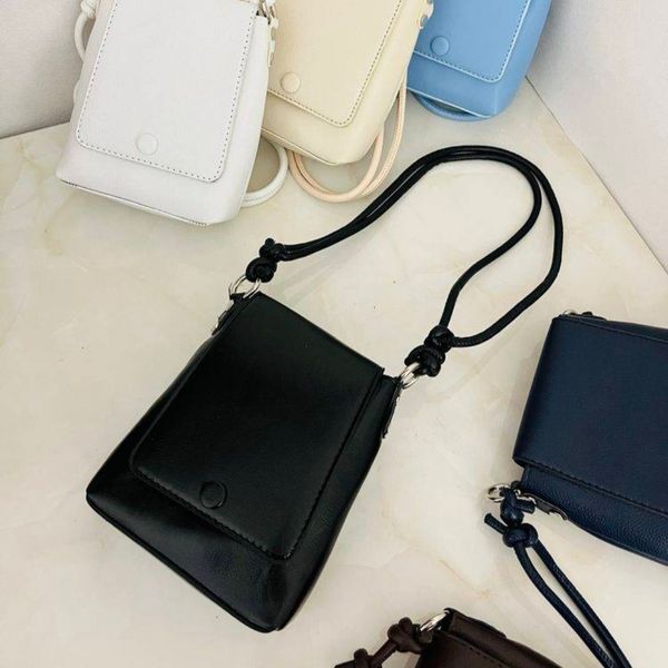 کیف زنانه کمروا