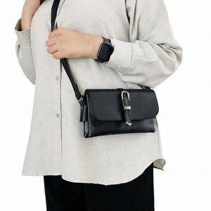 خرید انلاین کیف وسط یراق