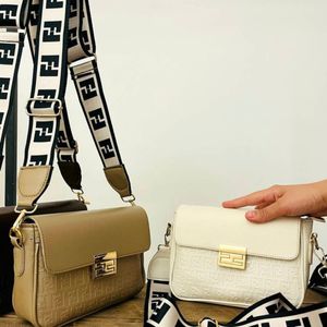 خرید انلاین کیف فردی مارسیا