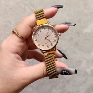 ساعت دخترانه فلزی بند مگنتی