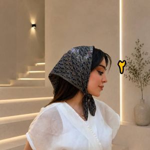 فروش اینترنتی مینی اسکارف نخی وارداتی
